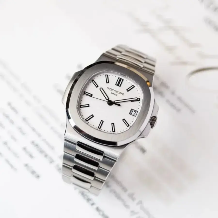 Patek Philippe Mens Watch 5711-1A-011 - Image 2