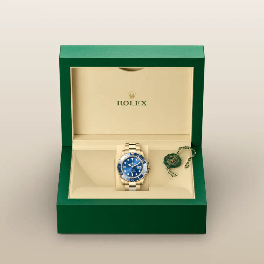 Rolex Submariner Date, 18k Yellow Gold, 41mm, Ref# 126618lb-0002 - Image 7
